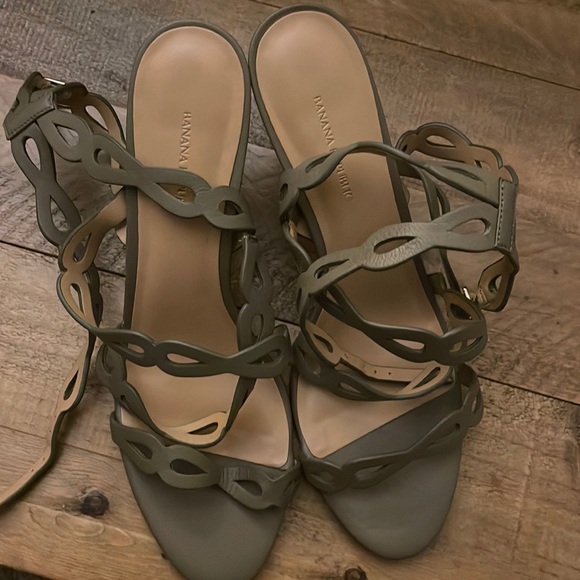 Size 9.5 Banana Republic Laser-Cut High Heel Sandal Olive Green Strappy sandals - Picture 2 of 7